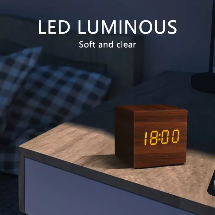 Réveil LED en bois moderne avec commande vocale pour bureau et chambre à coucher occassions spéciales et quotidienne