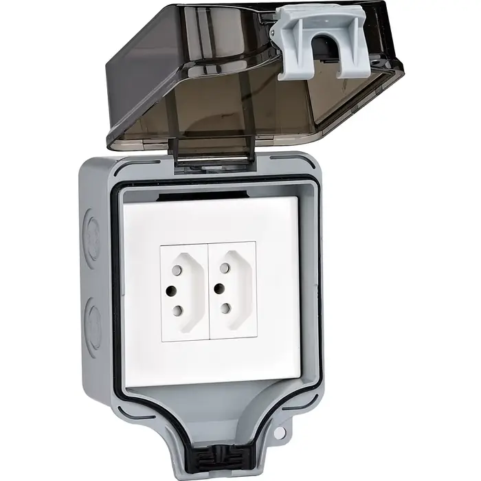 Prise étanche extérieure IP66 Brésil 20A coupe-vent, imperméable et étanche