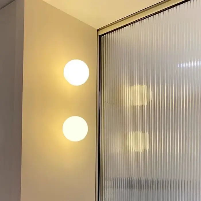 Lampe boule de verre moderne blanc laiteux lampes murales en verre pour chambre salon canapé fond Ba
