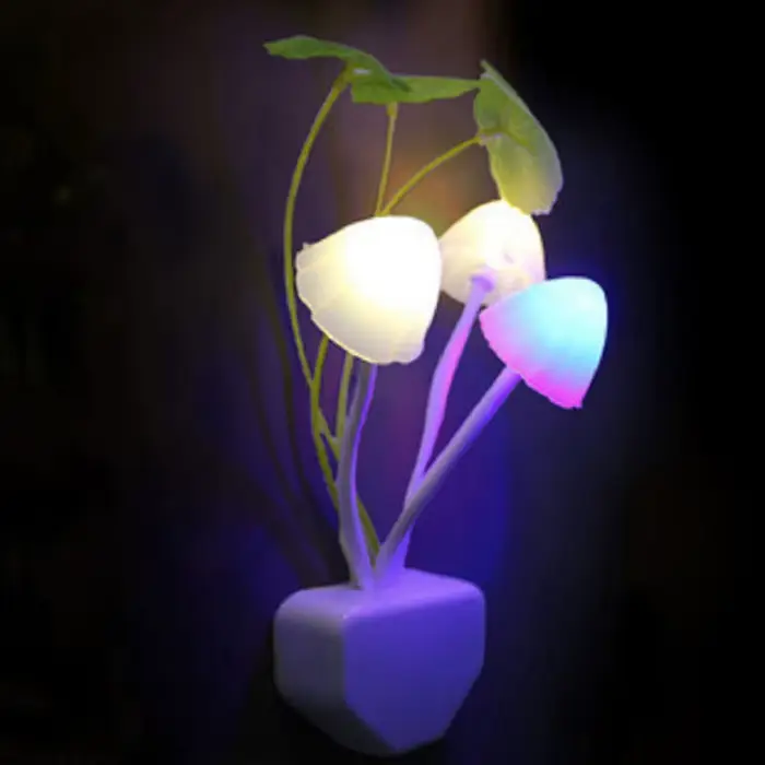 Nouveauté champignon champignon veilleuse ue et US prise capteur de lumière 220V 3 LED coloré champi