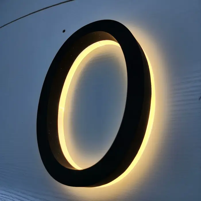 Plaque de porte en acier inoxydable éclairée par LED, numéro de maison noir personnalisé de 5 pouces