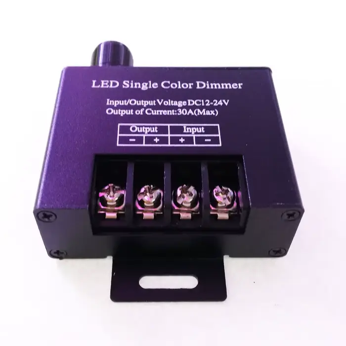 Variateur LED Monochrome avec Contrôleur de Luminosité Réglable